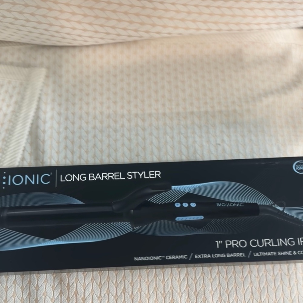 NEW IN THE BOX: NEVER USED! BIONIC Long Barrel Curling Iron
